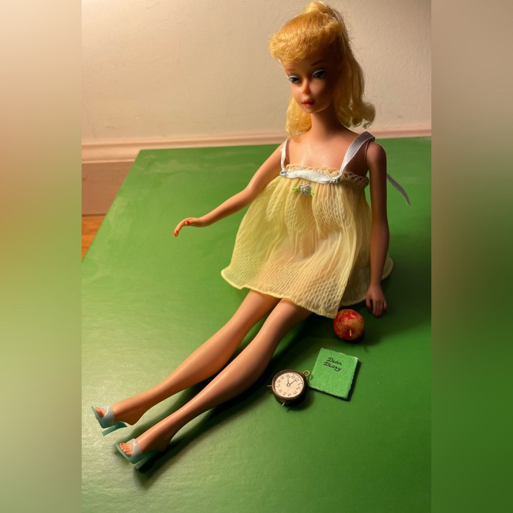 Vintage Barbie “Sweet Dreams” Yellow Pajama set #973